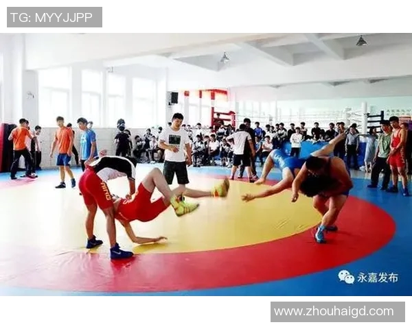 足球明星魅力绽放创意海报设计展现运动激情与艺术之美